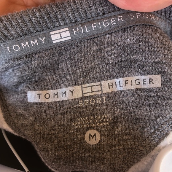 Tommy Hilfiger Sport gray crop sweatshirt size medium - Picture 3 of 5